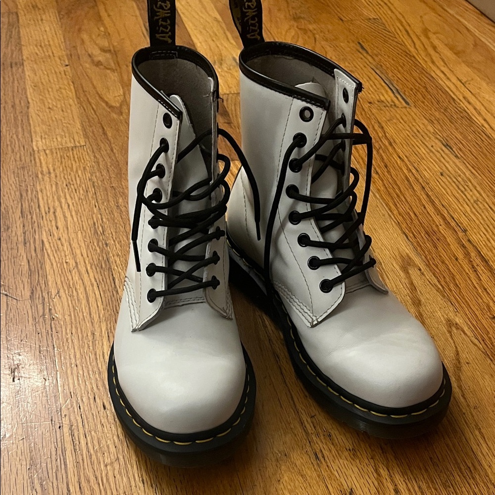 Dr. Martens 1460 Smooth Leather White Combat Boots Size 7